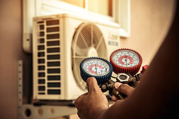 Professional Hvac technician working in Albertville, AL
